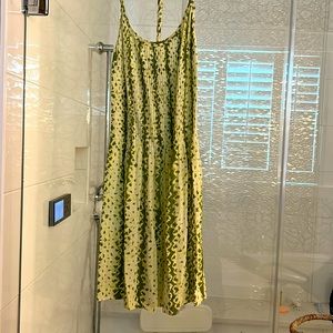 Banana Republic mini dress. Silk. Size 0. Excellent condition. Green hues.
